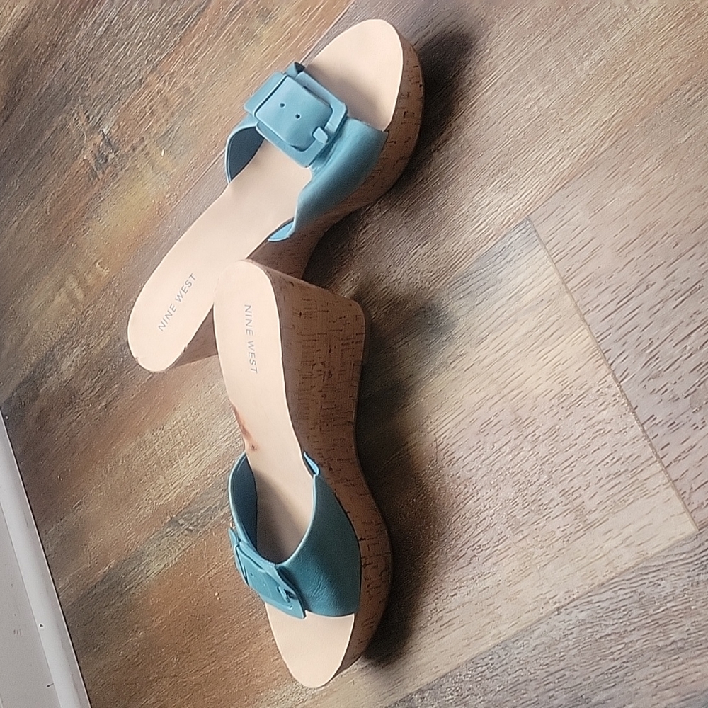 Nine West sandal wedge size 91/2